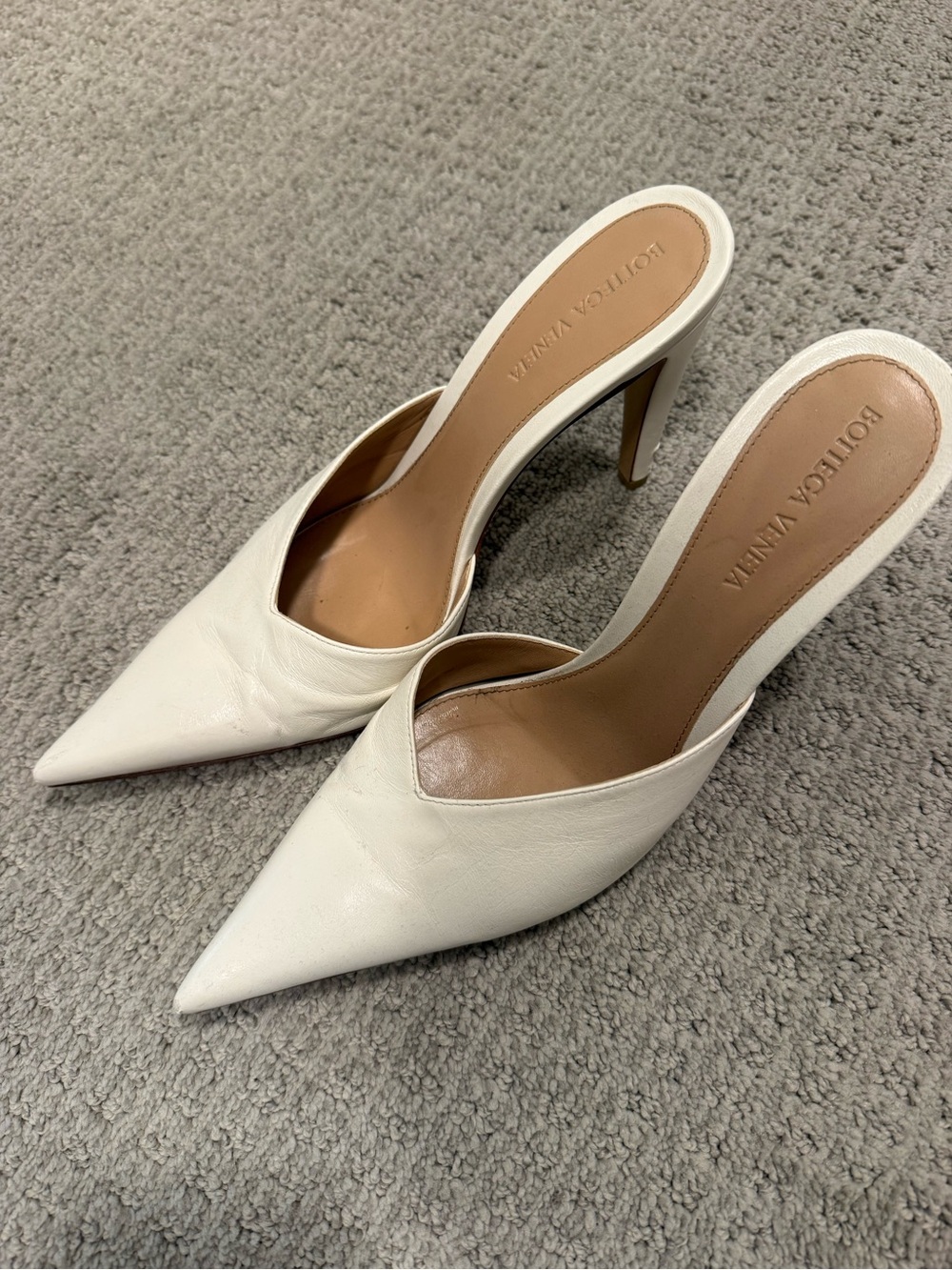 Bottega Veneta Pointed-Toe Leather Mule Heels - Picture 2 of 4